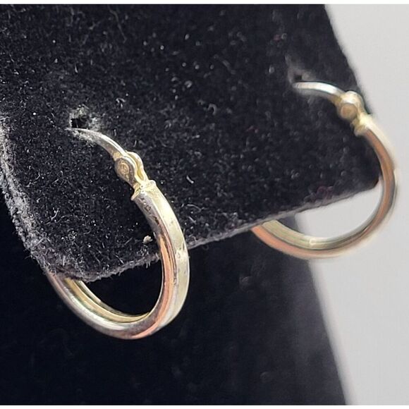 Jewelry - Dainty Sterling Silver Hoop Earrings Signed 925 .6in dia